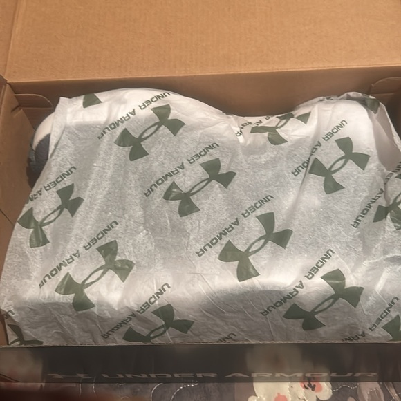 Under Armour slip on tennis shoes - Picture 7 of 7